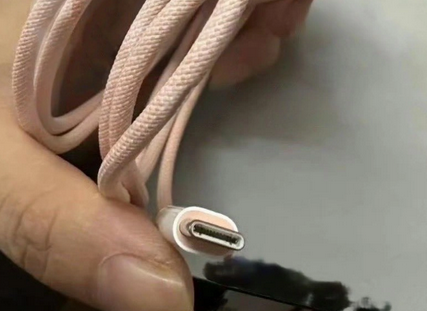 光泽苹果15维修店分享iPhone15USB-C数据线长啥样